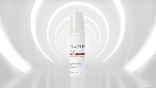 Suojaa ja hoida hiuksiasi uudella OLAPLEX No.9 -hiusseerumilla